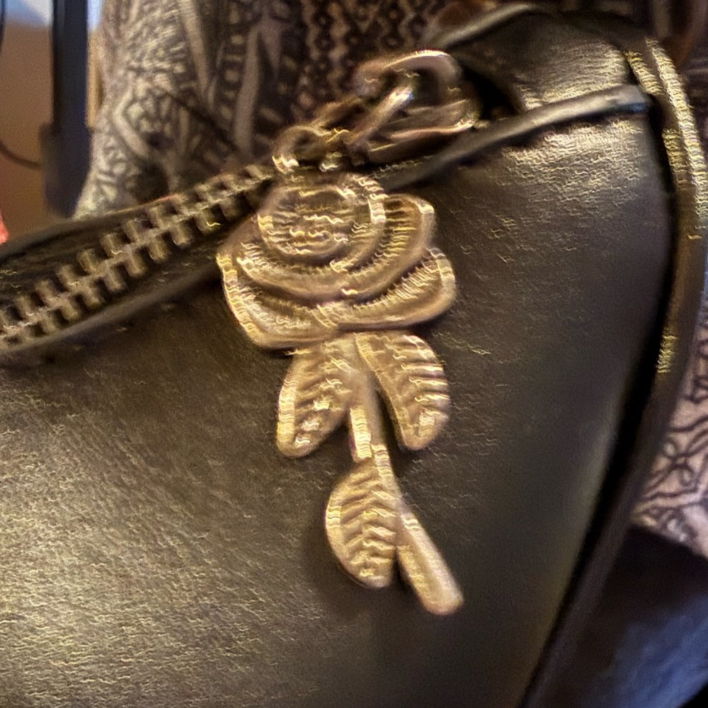 π₯ π― ED HARDY Vibrant Skull and Rose Hand Bag.
NWOT - Picture 5 of 6